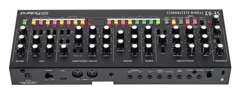 Аналоговый синтезатор Roland SE-02