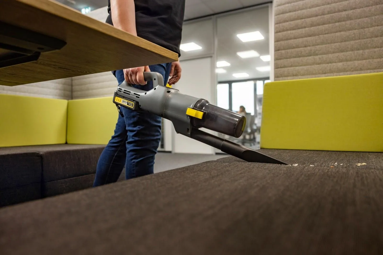 Беспроводной вертикальный пылесос Karcher LVS 1/1 Bp BP 1 1.394-110.0