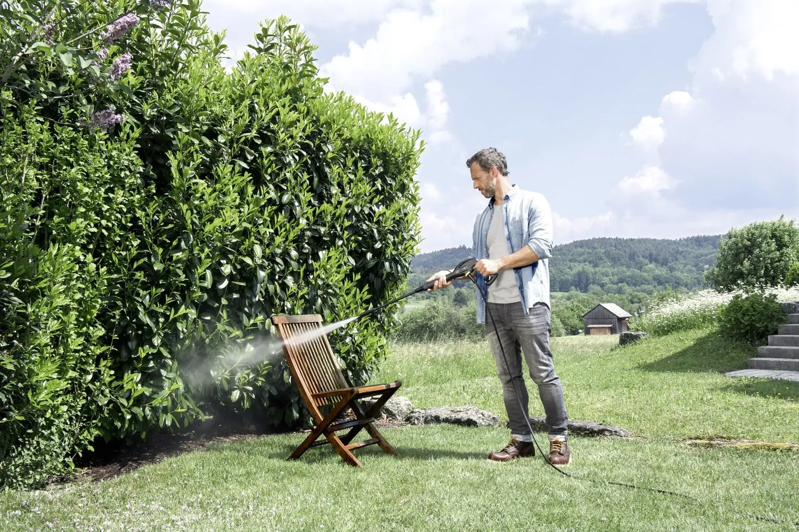 Мойка высокого давления Karcher K2 Universal Edition 1.673-003.0