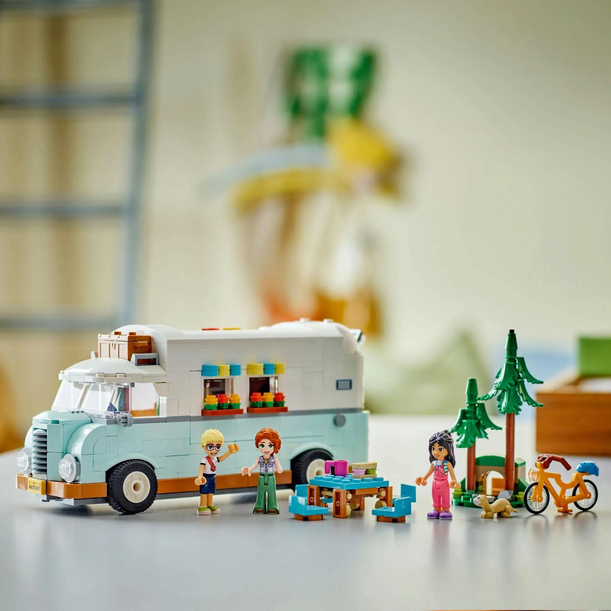 Конструктор LEGO Friends 42663 Приключение друзей в кемпере