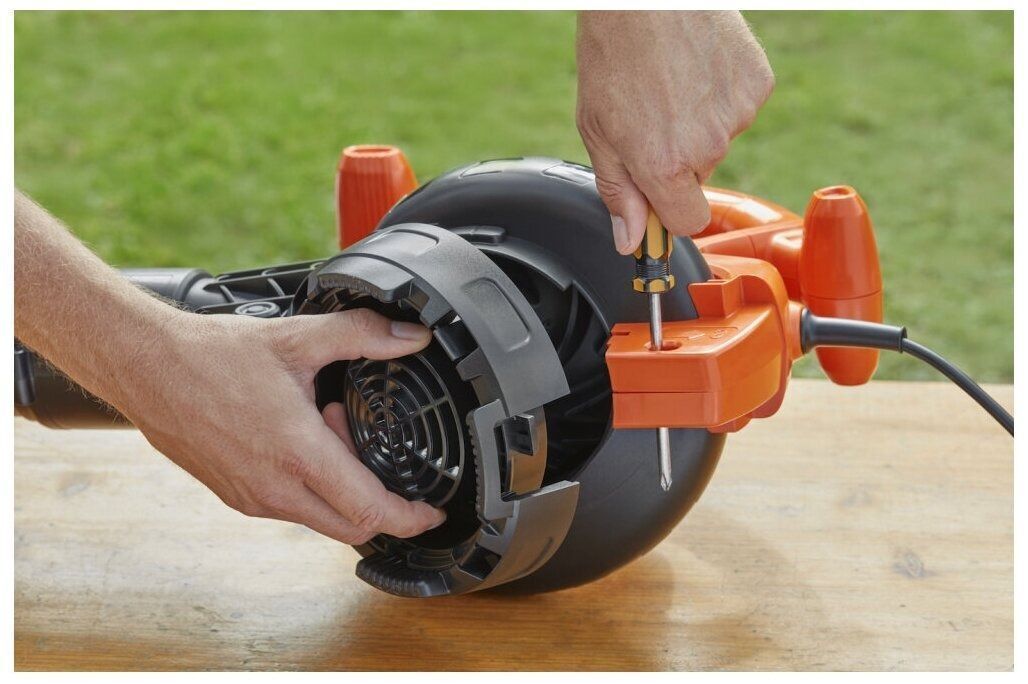 Электрический садовый пылесос BLACK+DECKER BEBLV290-QS, 2900 Вт