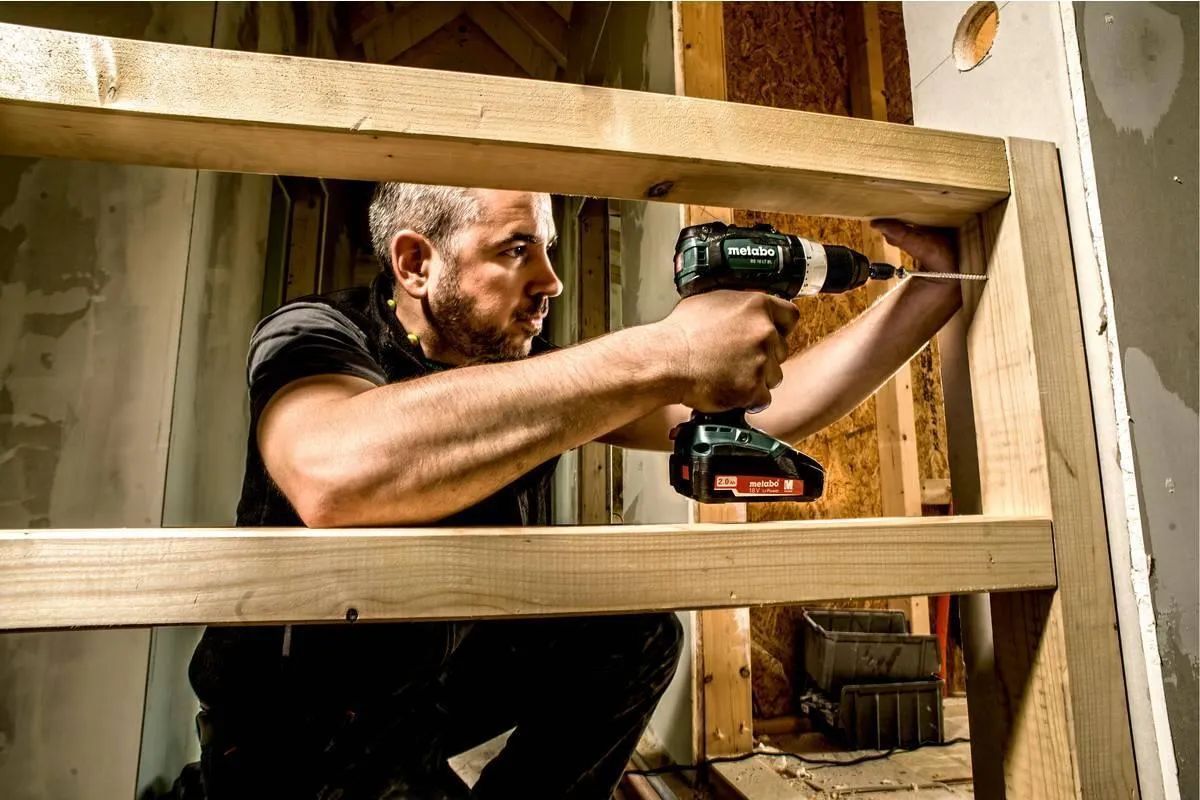 Дрель-шуруповерт аккумуляторная Metabo BS 18 LT BL 602325840 в кейсе MetaLoc II с 2 аккум. Li-Power 18 V/2.0 Ah и ЗУ ASC 55