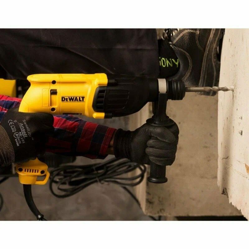Перфоратор DeWalt D25033-QS