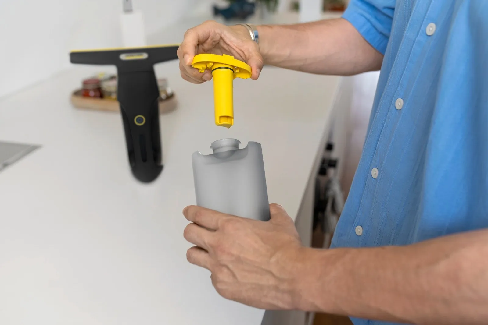 Стеклоочиститель Karcher WV 2 Universal Extra+ Black 1.633-721.0