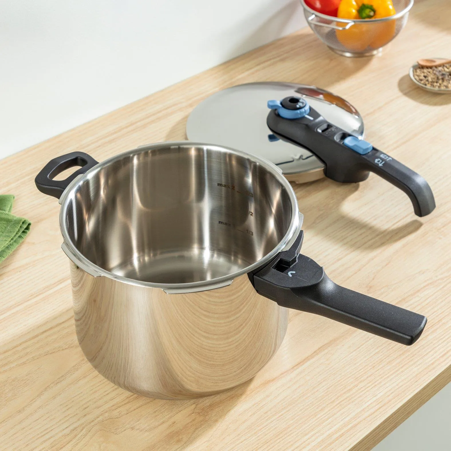 СкороваркаTefal SECURE TRENDY P2584301 2 штуки 4 л + 6 л