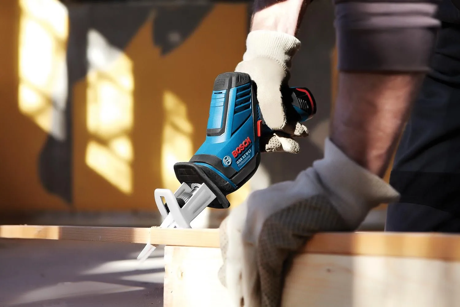 Электрическая пила Bosch GSA 18V-LI Professional 060164J000