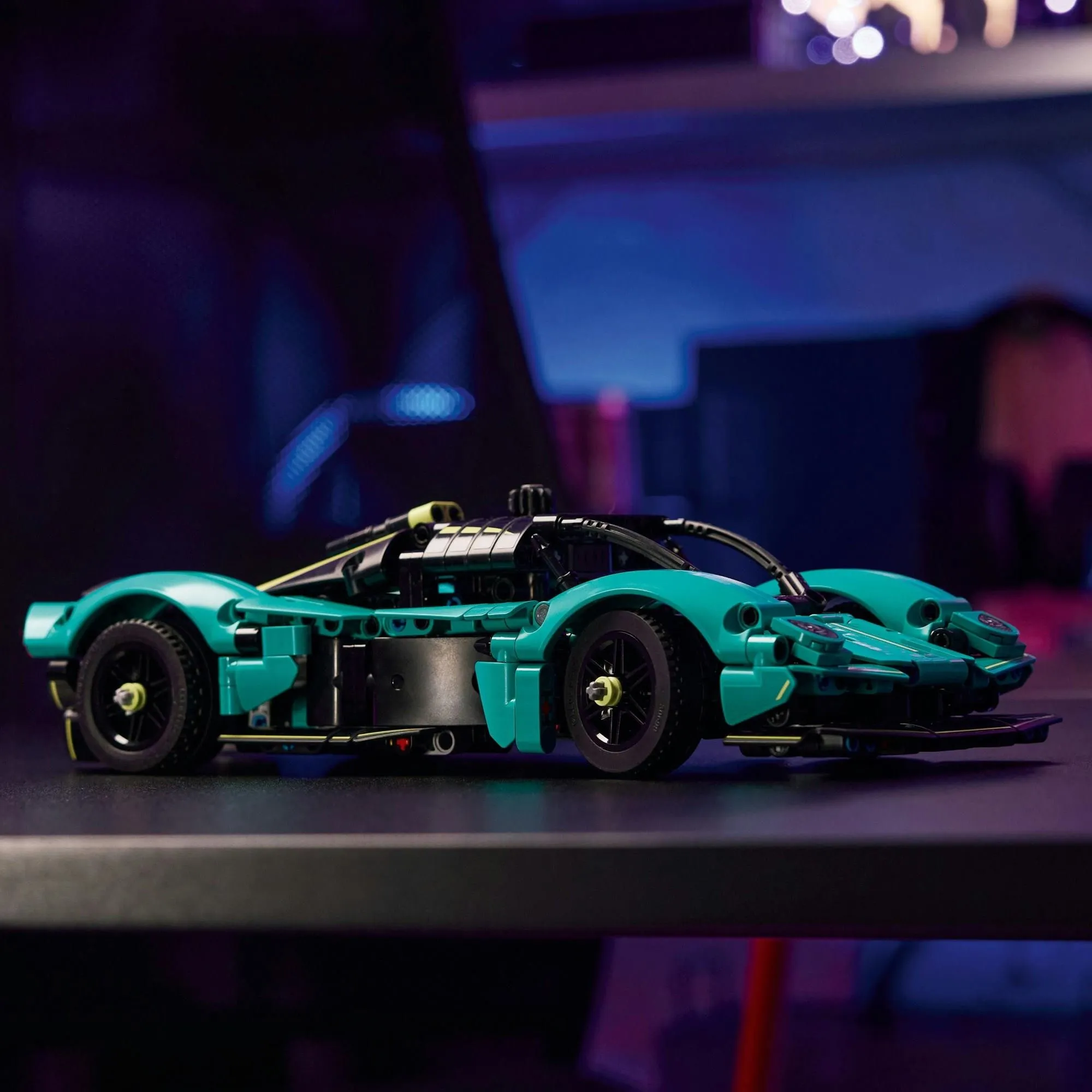 Конструктор LEGO Technic 42208 Aston Martin Valkyrie