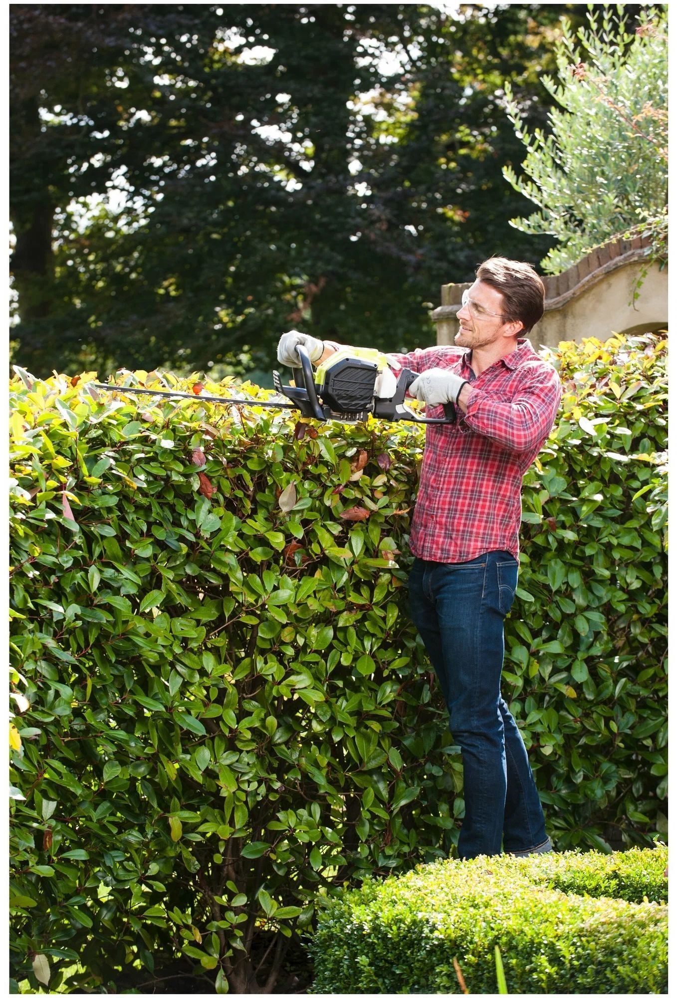 Кусторез бензиновый RYOBI RHT25X55R, 0.8 л.с.