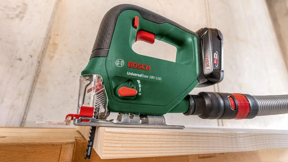 Лобзик Bosch UniversalSaw 18V-100 0603011100