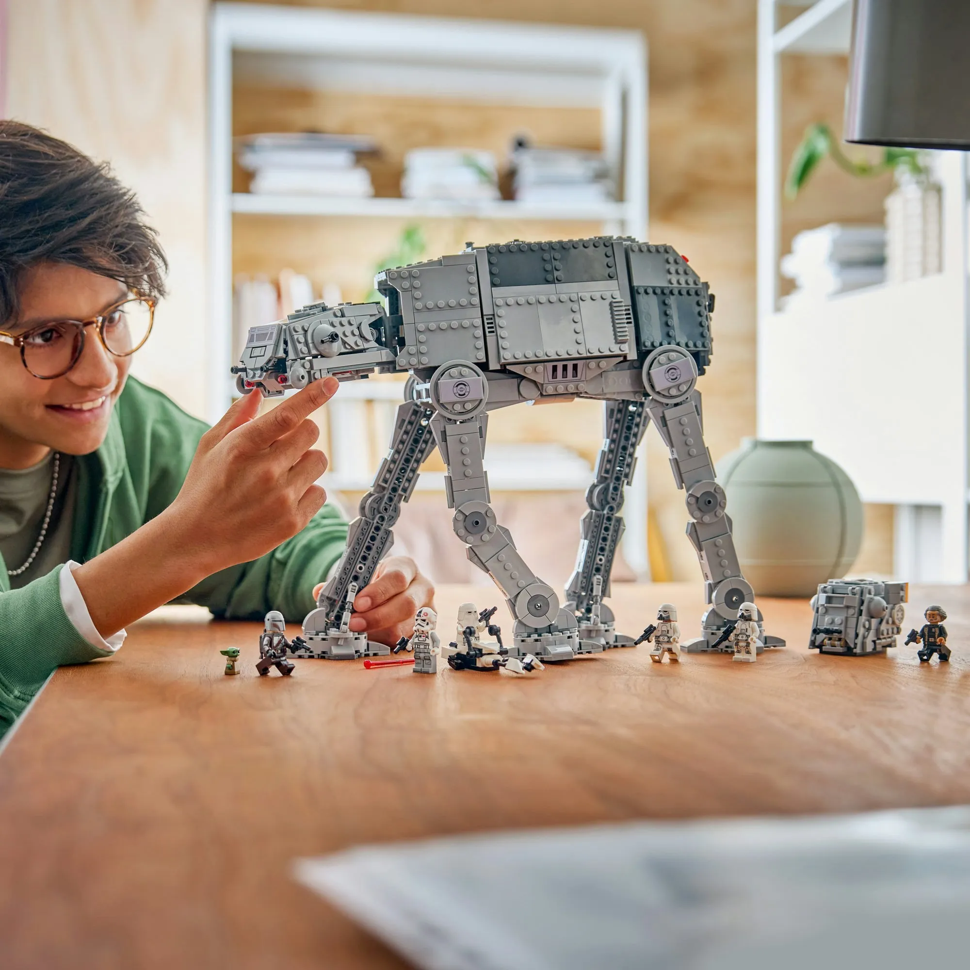 Конструктор LEGO Star Wars 75454 Вездеход AT-AT остатков Империи и INT-4