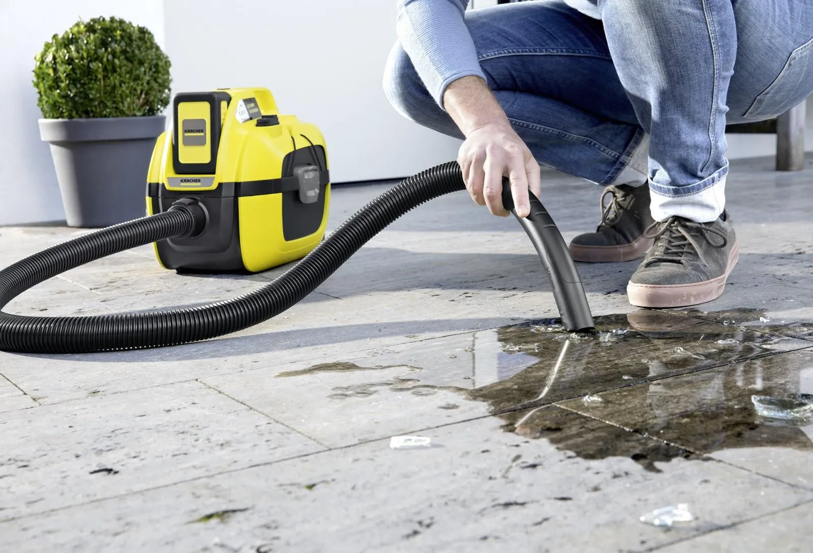 Пылесос KARCHER WD 1 Compact Battery Set 1.198-301.0