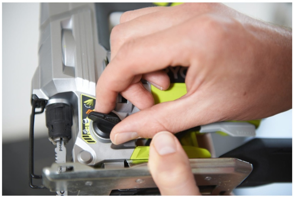 Сетевая лобзиковая пила RYOBI RJS850-K