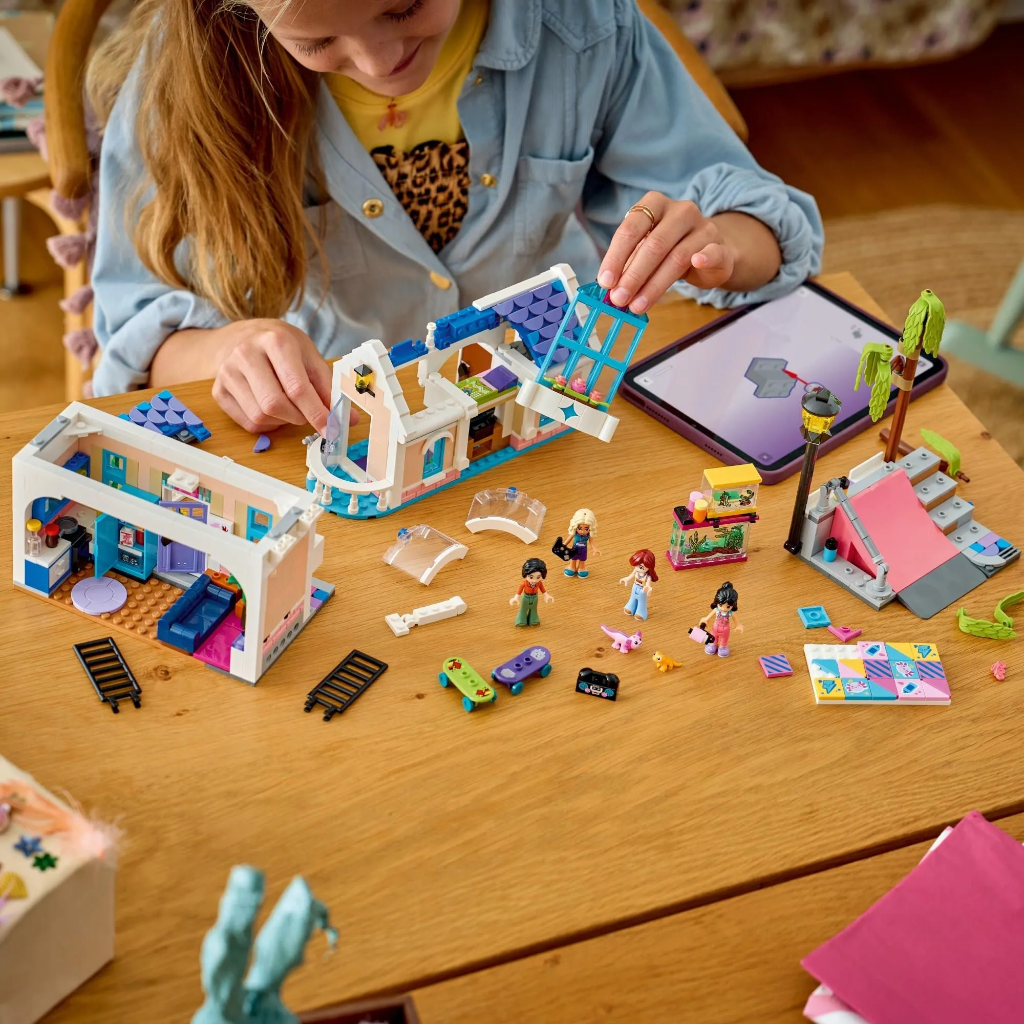 Конструктор LEGO Friends 42687 Семейный дом Лианн