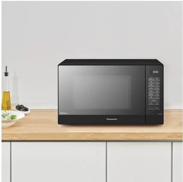 Микроволновая печь Panasonic NN-GT46KBSUG с грилем