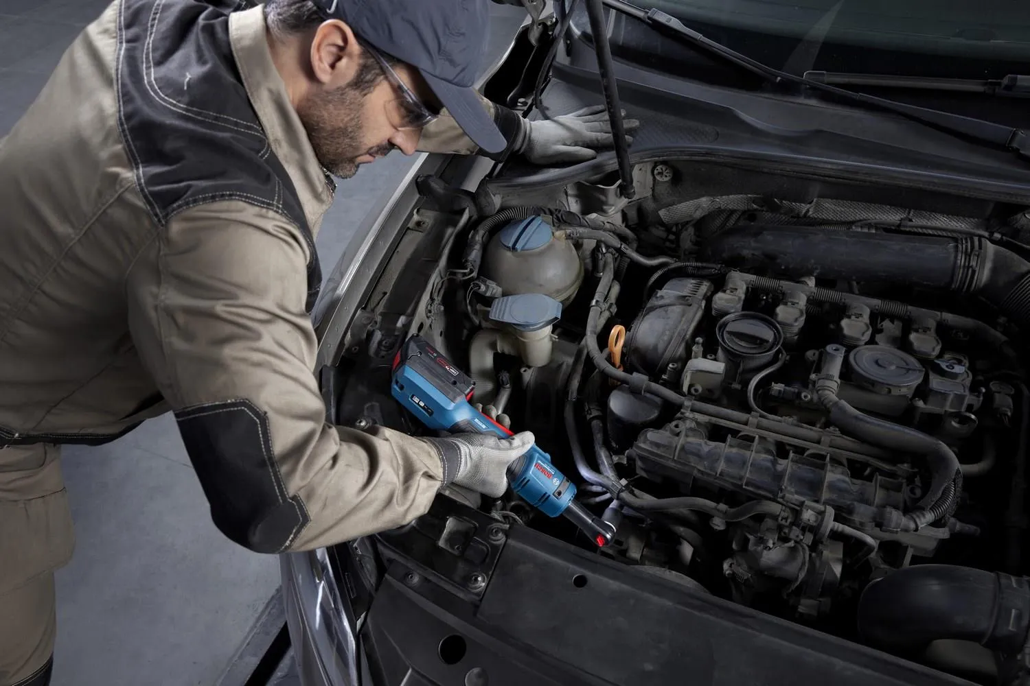 Аккумуляторный многофункциональный инструмент Bosch GRC 18V-60 Professional 06019N8001