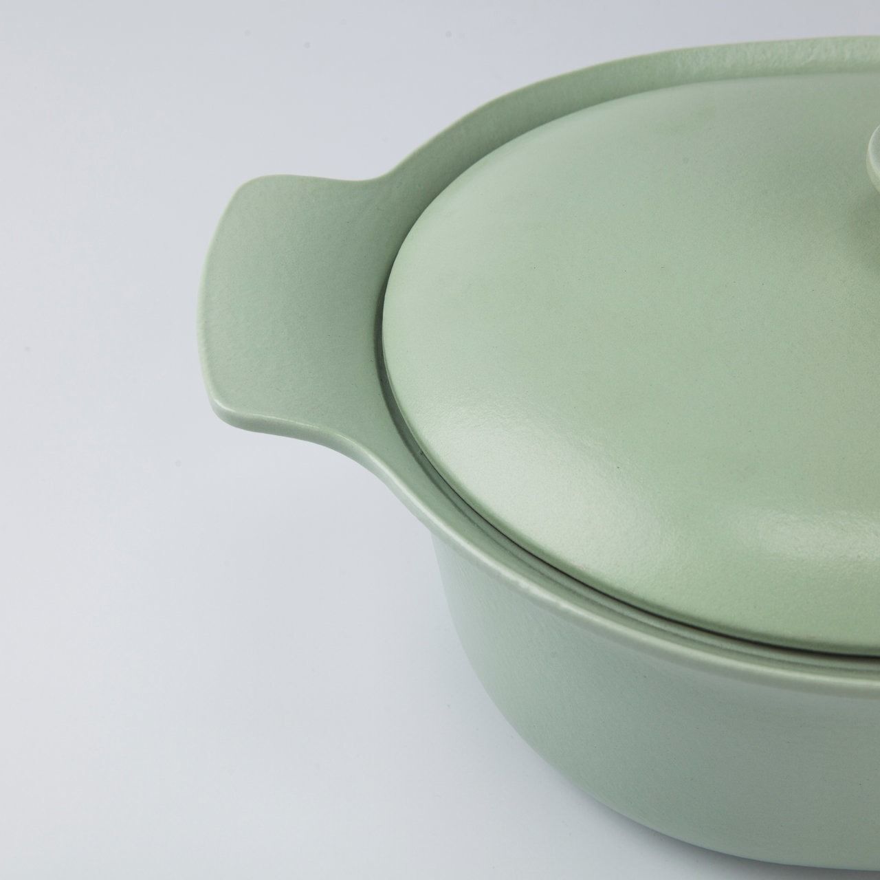 Кастрюля чугунная овальная с крышкой BergHOFF 22*28см 5,2л (зеленая) Ron (3900044)