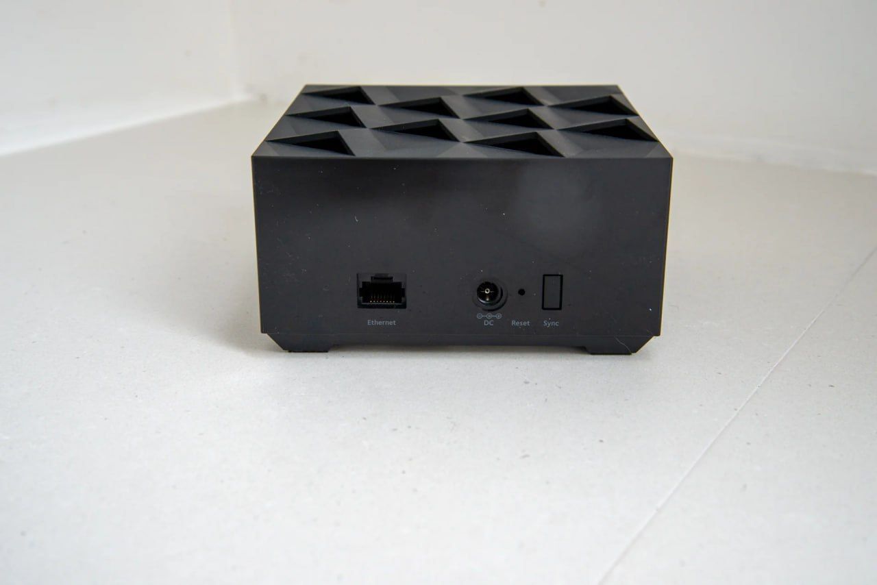 Комплект из трех Wi-Fi 6 роутеров Netgear Nighthawk Mesh MK63