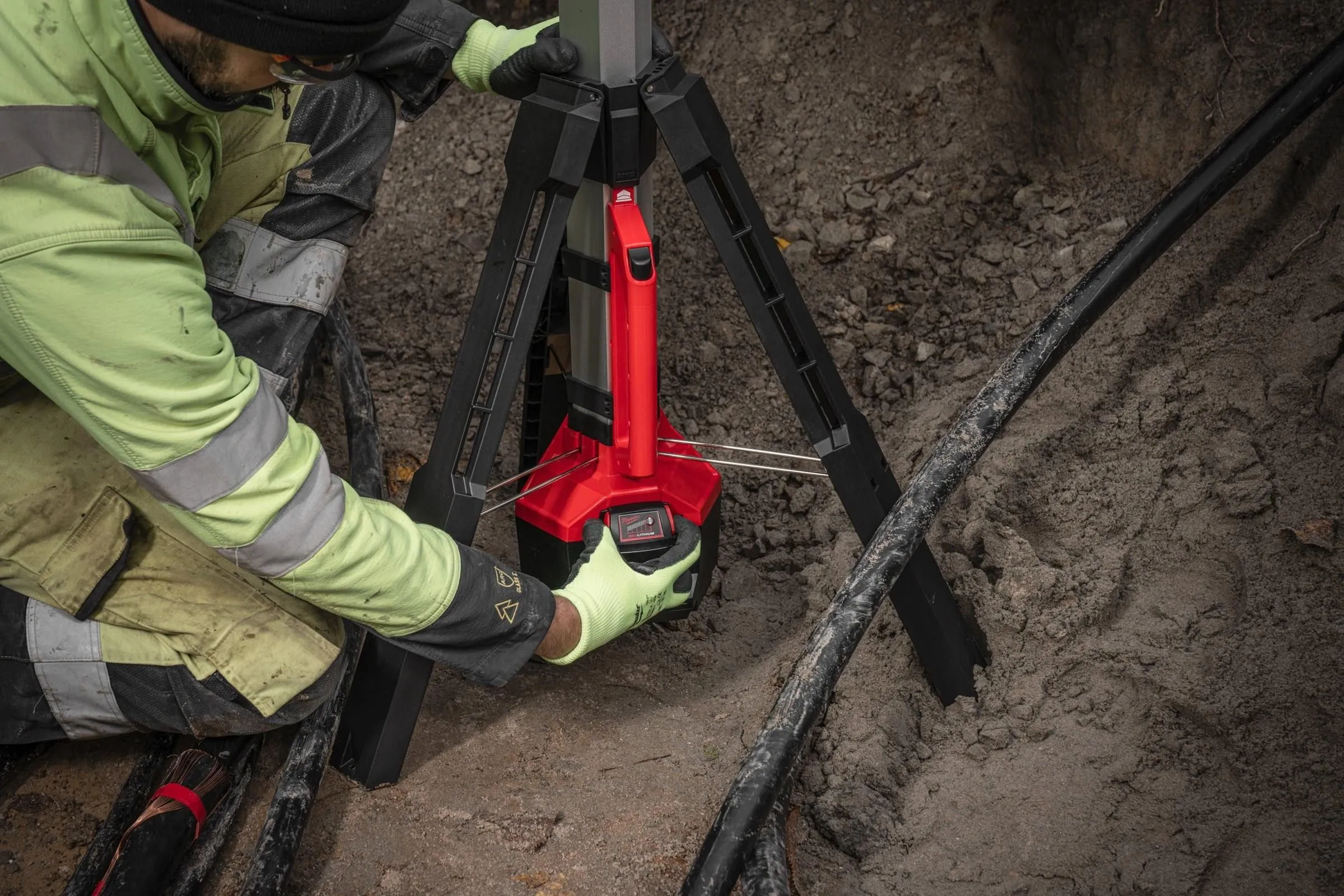 Фонарь Milwaukee M18 SAL2-0 4933492486 , без АКБ и ЗУ