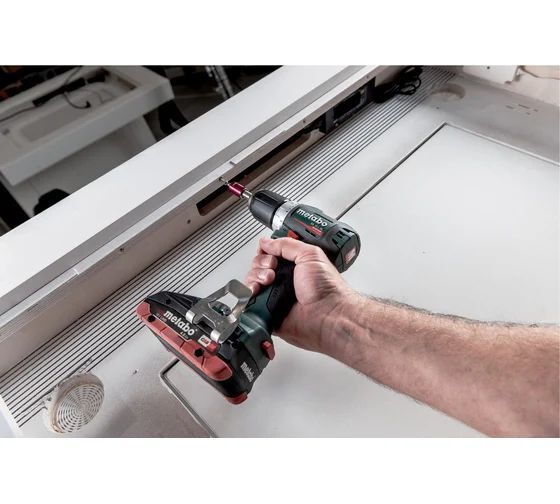 Аккумуляторная дрель-шуруповерт Metabo BS 18 L BL 602326500, с 2 АКБ 18V/2.0Ah, ЗУ, кейс