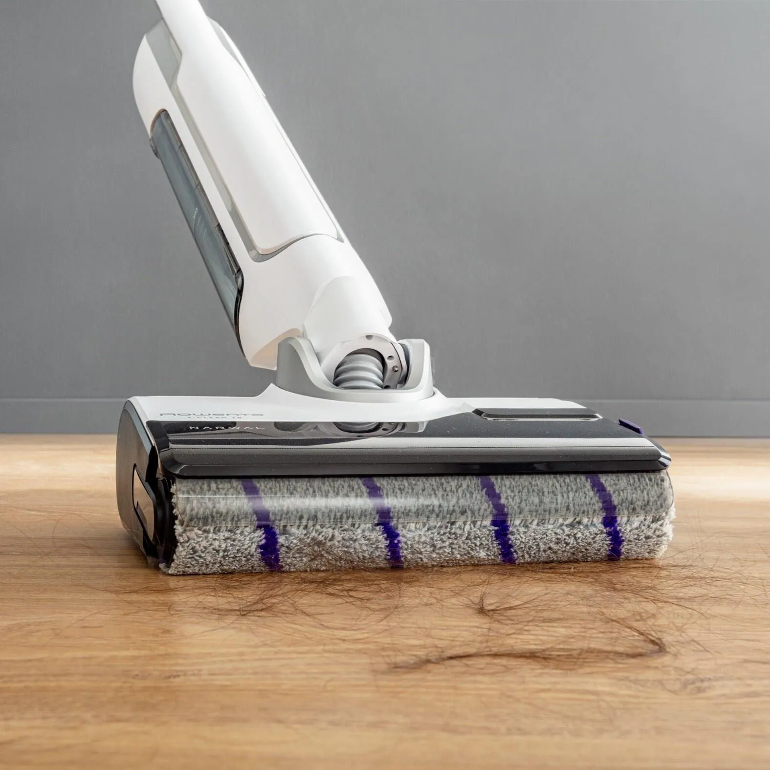 Моющий вертикальный пылесос Tefal X-CLEAN GF7540FO