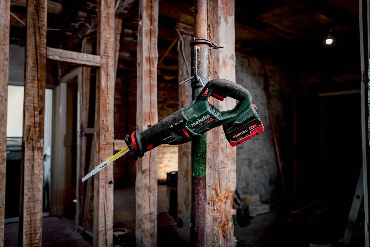 Аккумуляторная сабельная пила Metabo SSEP 18 LT BL 18 В, metaBOX, без АКБ и ЗУ