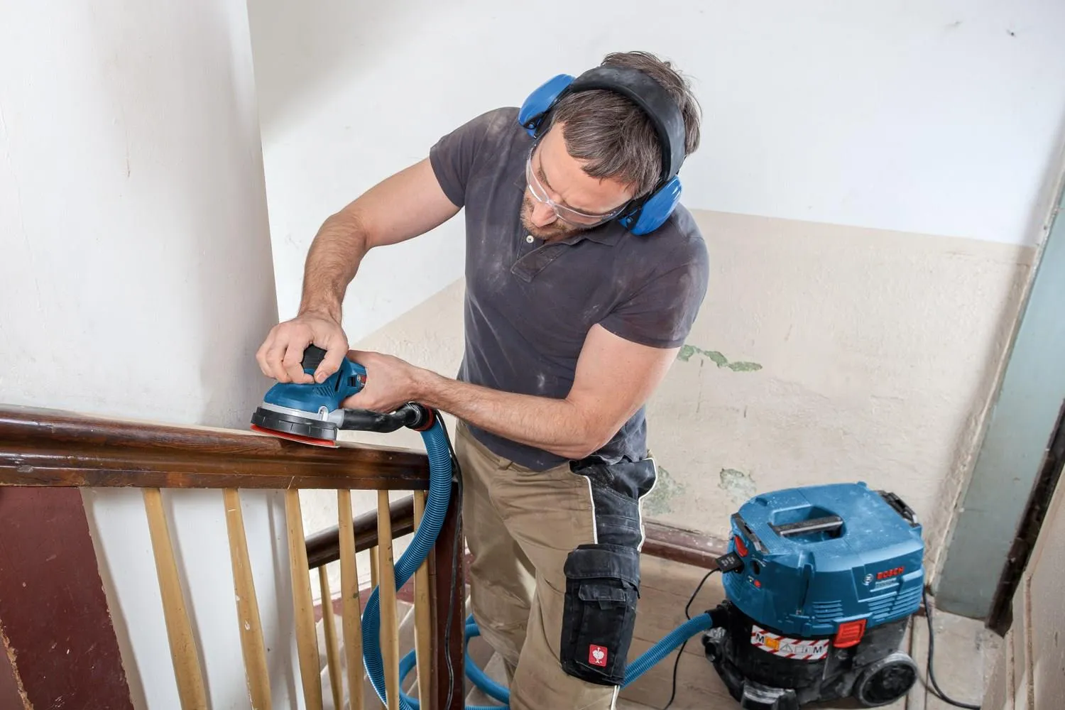 Эксцентриковая шлифовальная машина сетевая Bosch GET 55-125 Professional 0601257000