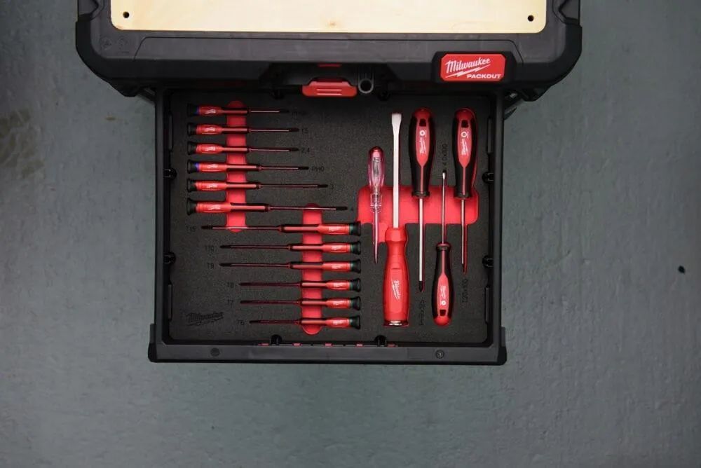 Отвертки прецизионные в наборе 17ед Milwaukee 4932493644