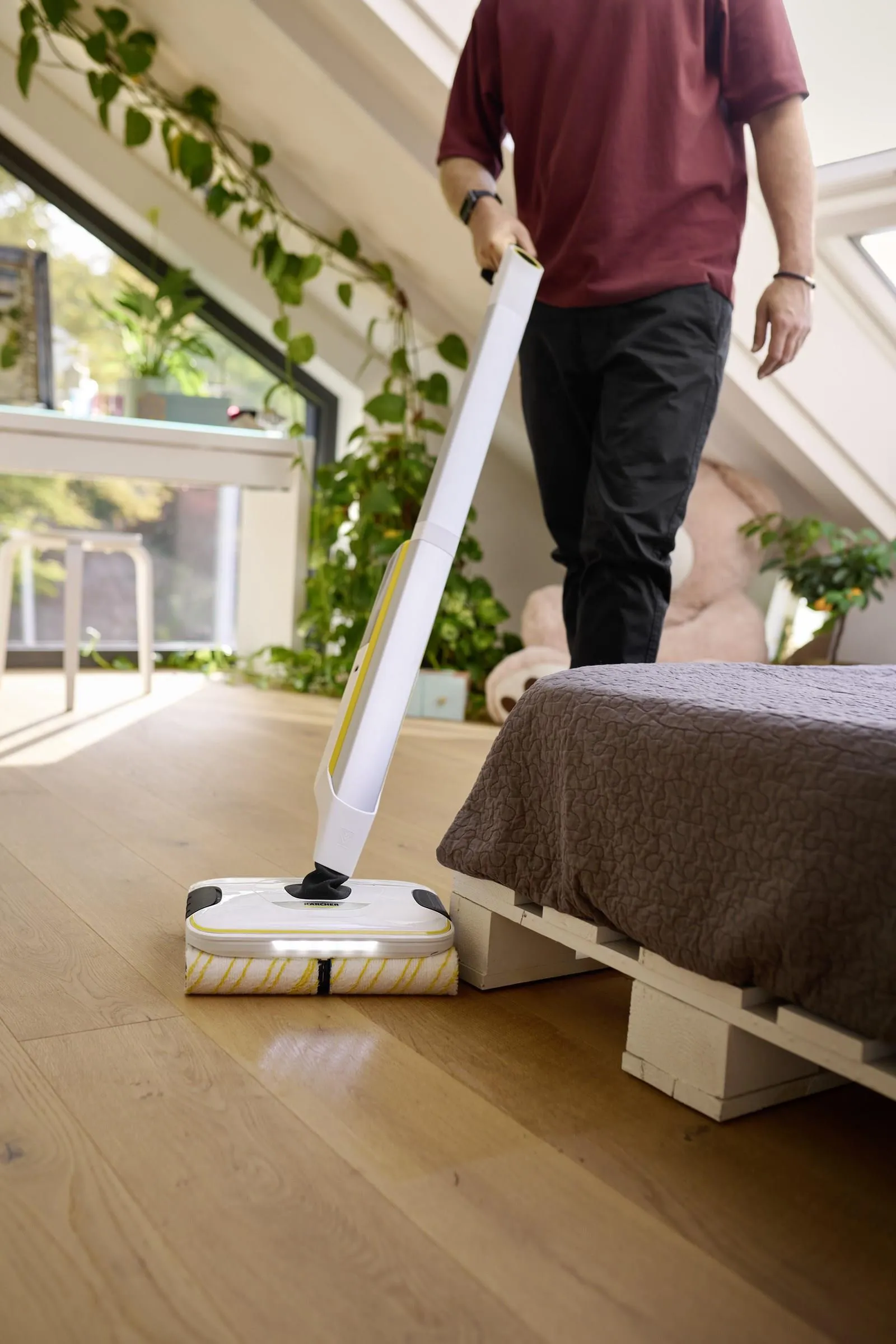 Электрическая швабра KARCHER FC 8 Smart Signature Line 1.055-711.0