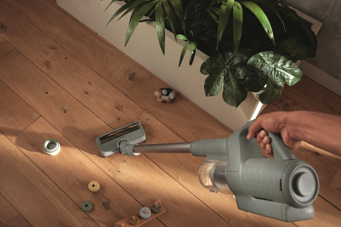 Вертикальный беспроводной пылесос Miele Duoflex HX1 Carcare