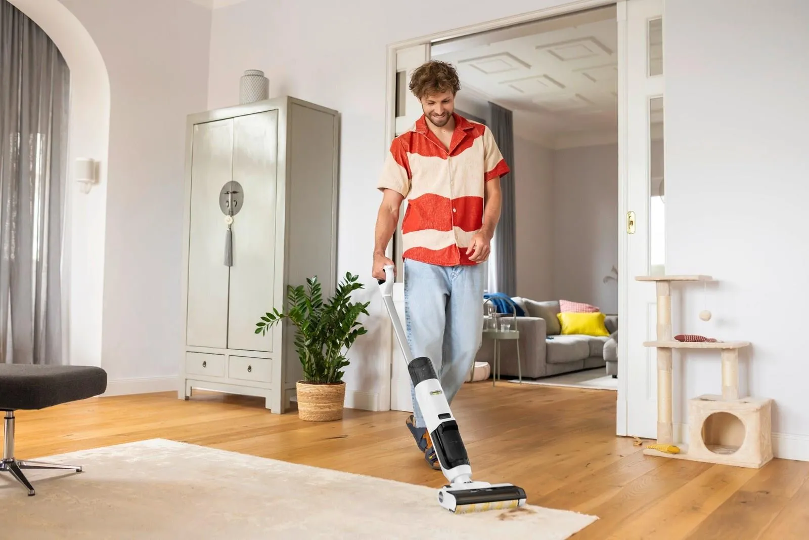 Электрическая швабра Karcher FCV 2 Natural N (1.056-101.0)