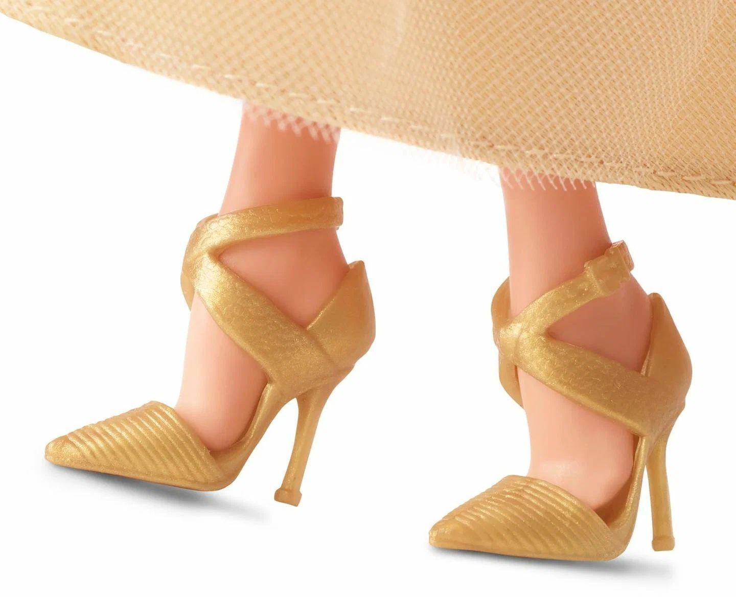Кукла Barbie Mattel Signature - Фирменная рождественская кукла Барби 2023 блондинка в золотом платье HJX08