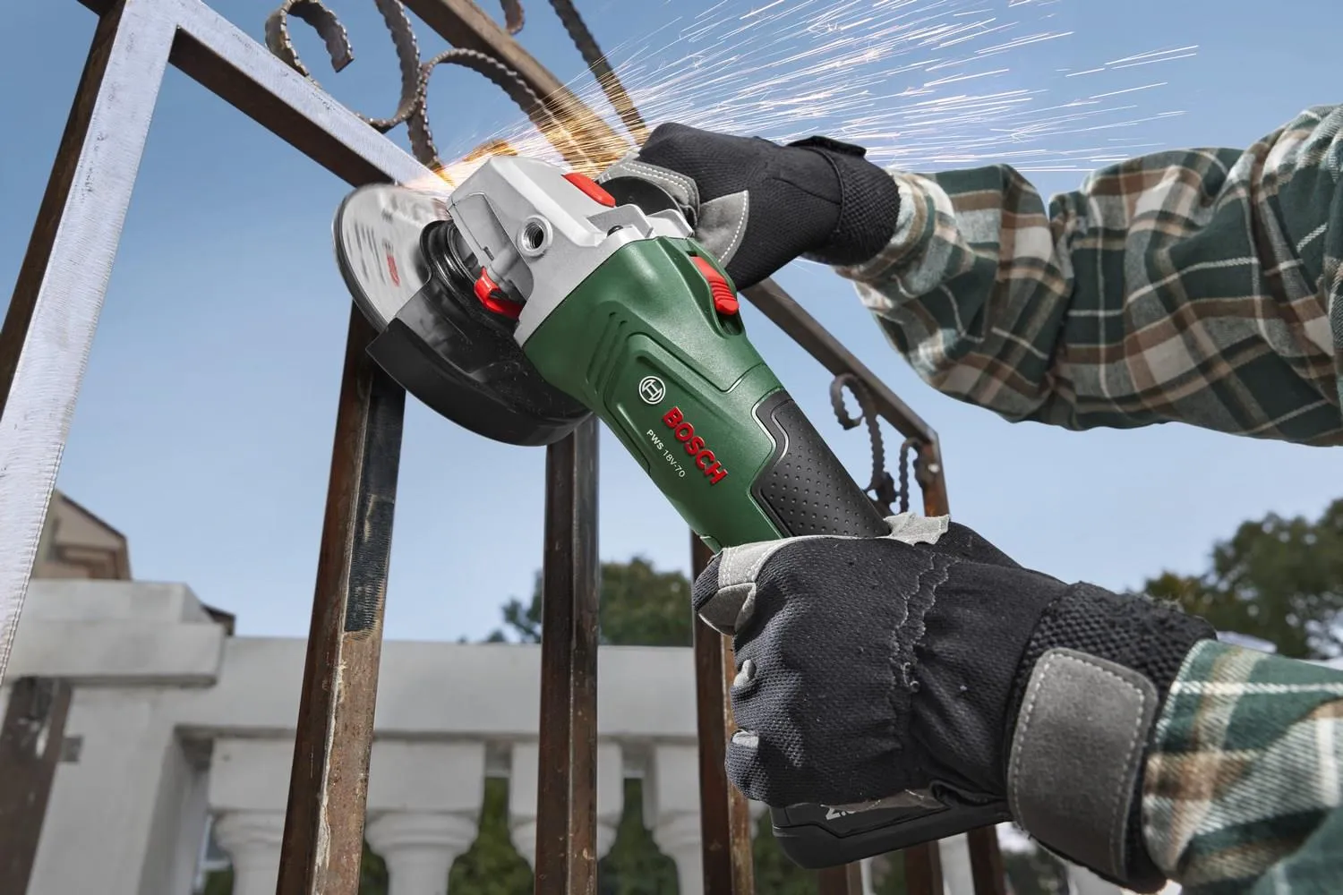 Аккумуляторная угловая шлифовальная машина Bosch PWS 18V-70 06033E6001