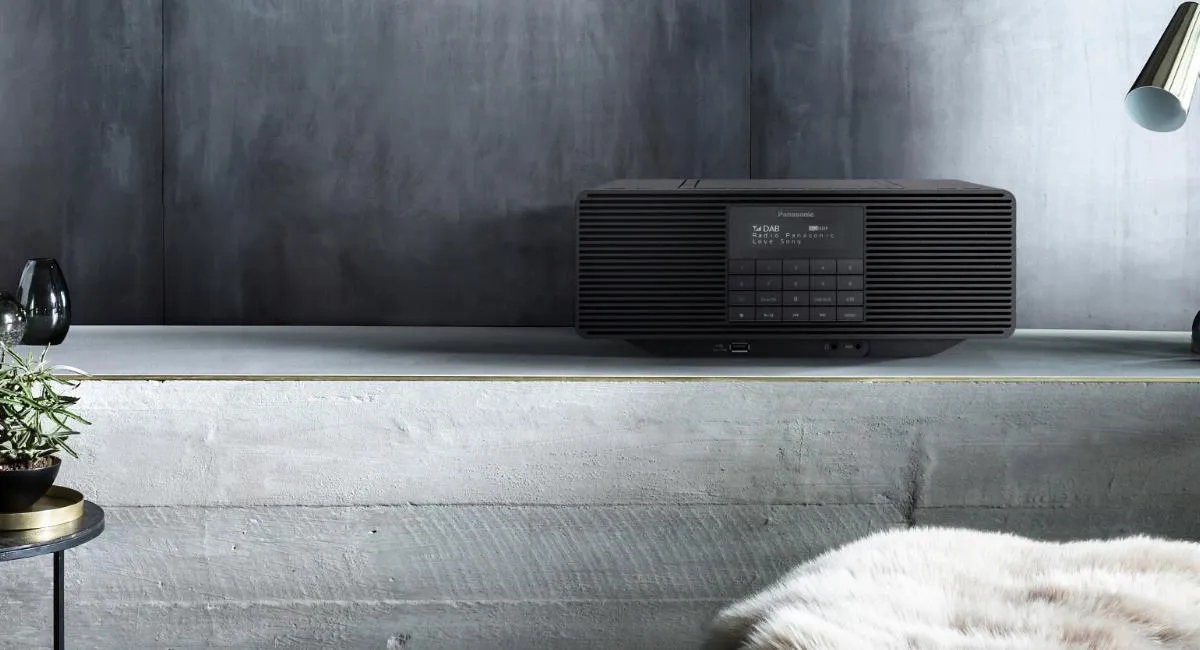 Радиомагнитола Panasonic RX-D70BTEG-K черная