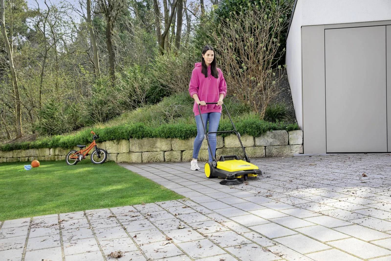 Ручная подметальная машина KARCHER S4 1.766-320.0