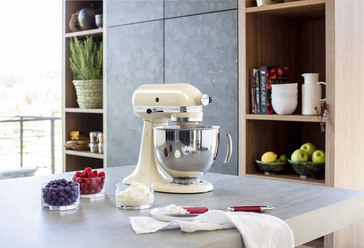 Планетарный миксер KitchenAid Artisan 5KSM125EAC, кремовый