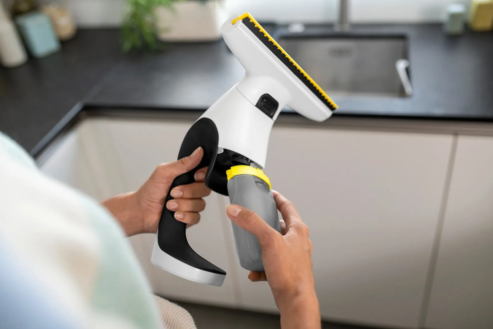 Стеклоочиститель Karcher WV 1 Compact Precision 1.633-689.0