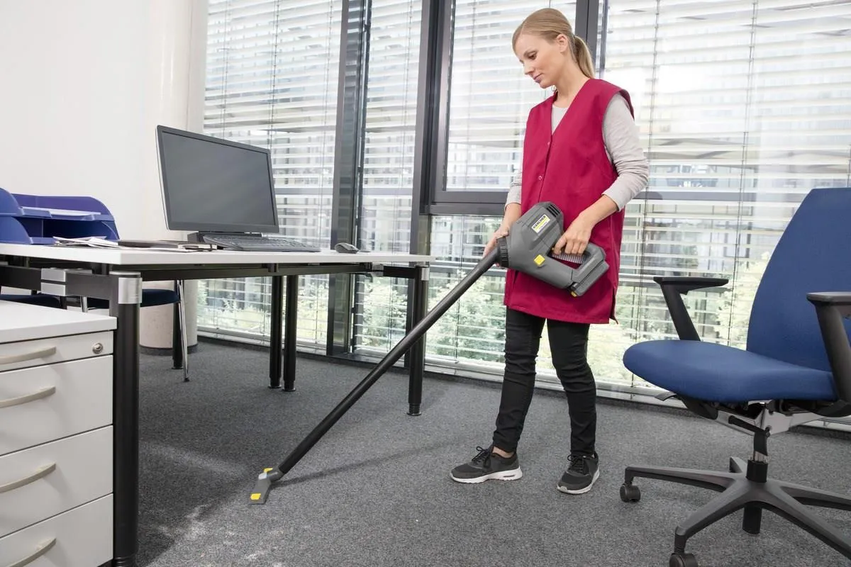 Быстрозарядное устройство Karcher BC 1/2 6.654-361.0