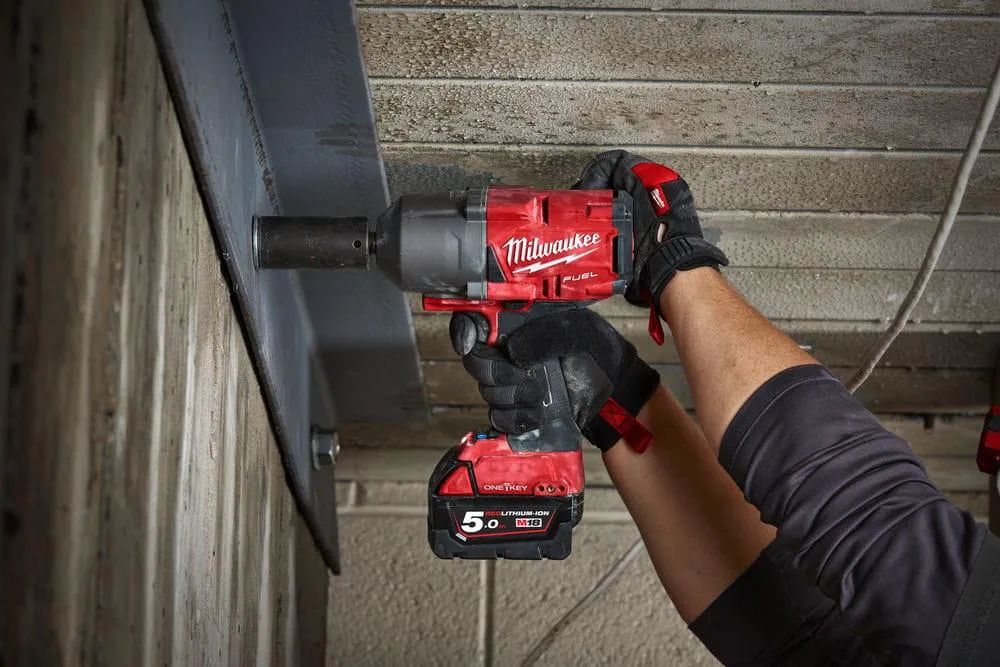 Аккумуляторный ударный гайковерт Milwaukee M18 ONEFHIWP12-502X 4933459725