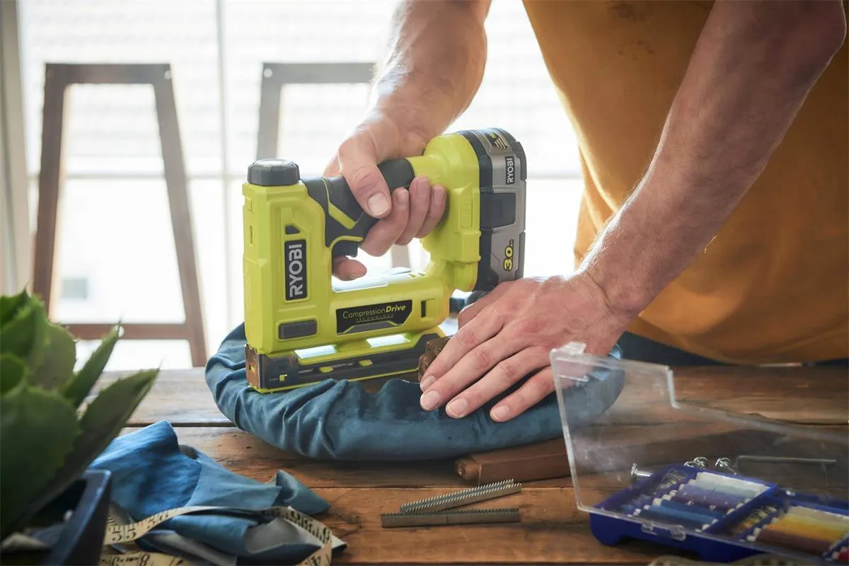 Степлер RYOBI R18st50-0