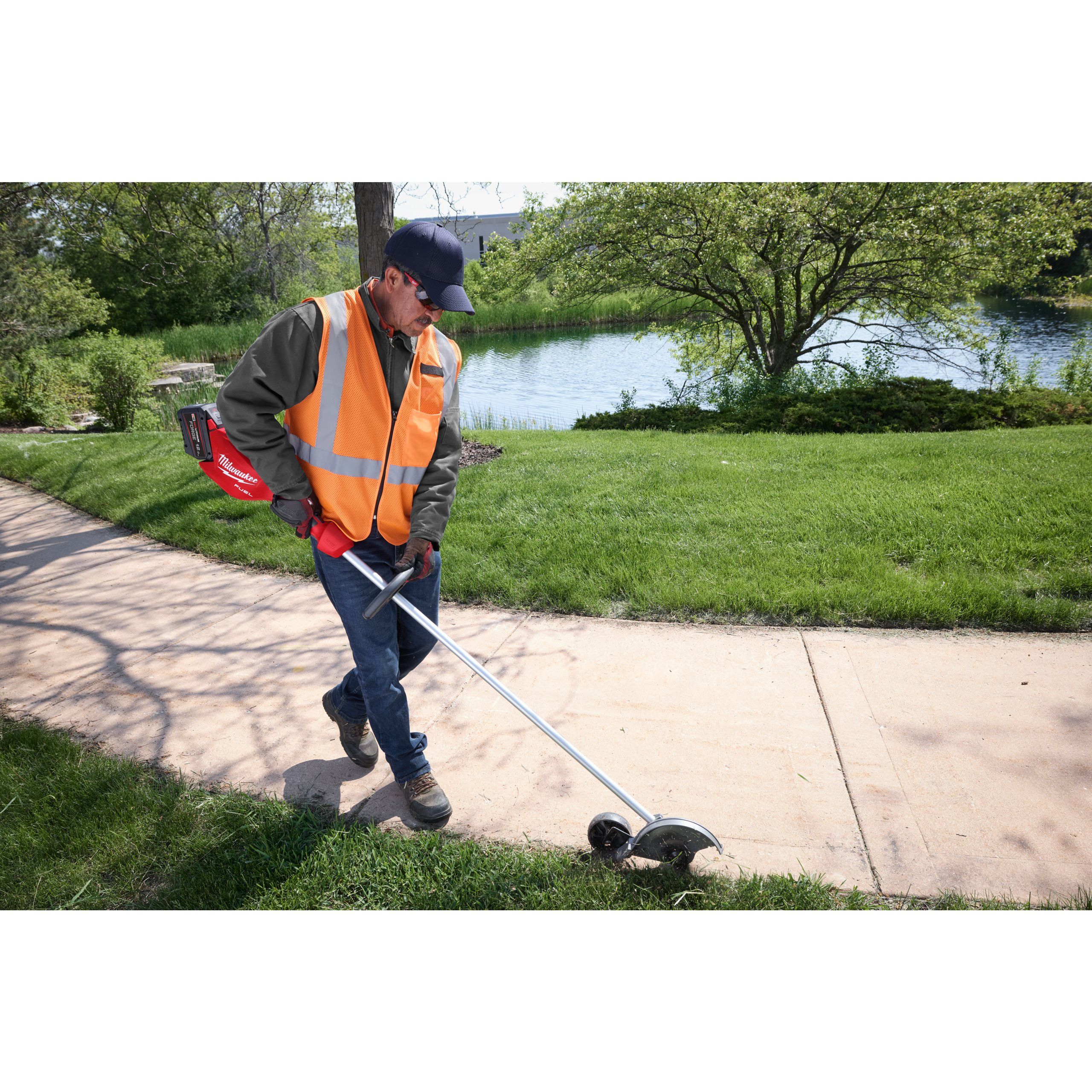 Аккумуляторный триммер Milwaukee M18 FEDG-0 4933493556
