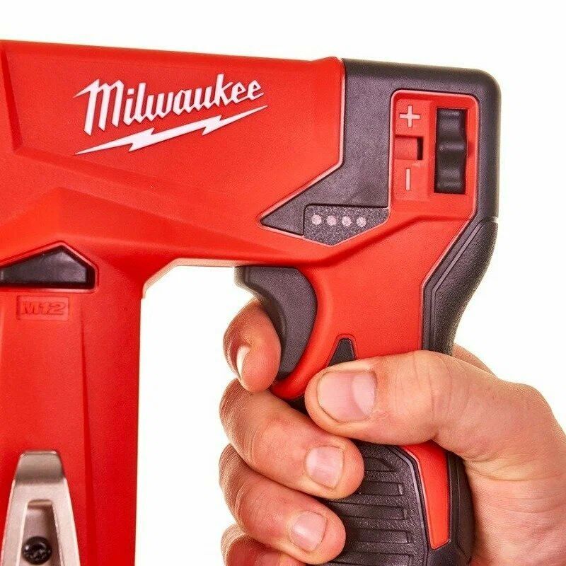 Степлер аккумуляторный Milwaukee M12 BST-0