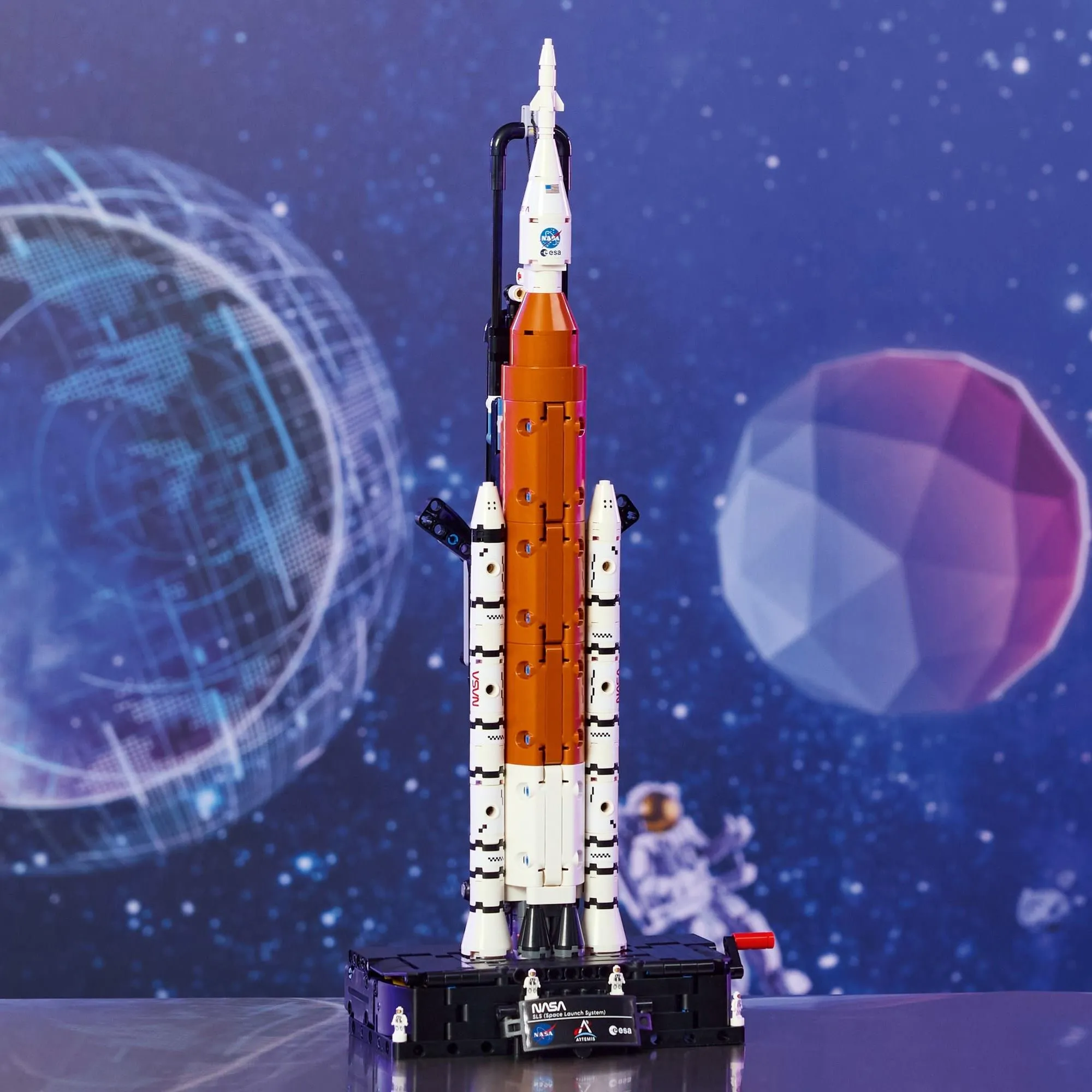 Конструктор LEGO Technic 42221 Ракета NASA SLS «Артемида»