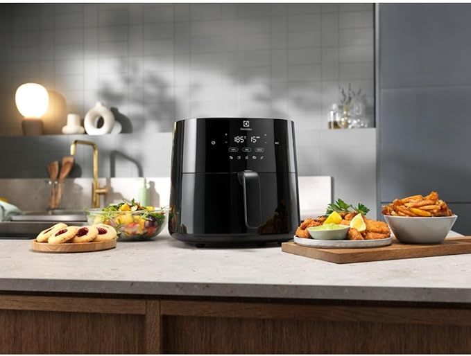 Аэрогриль фритюрница Electrolux AirFryer 800 EAF3B
