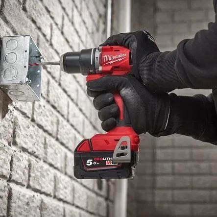 Аккумуляторная дрель-шуруповёрт Milwaukee M18 BLPDRC-0 4933492820