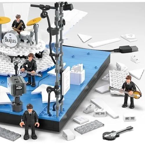 MEGA The Beatles Коллекционный набор (681 элемент), 4 фигурки, светодиодное освещение, HVH42