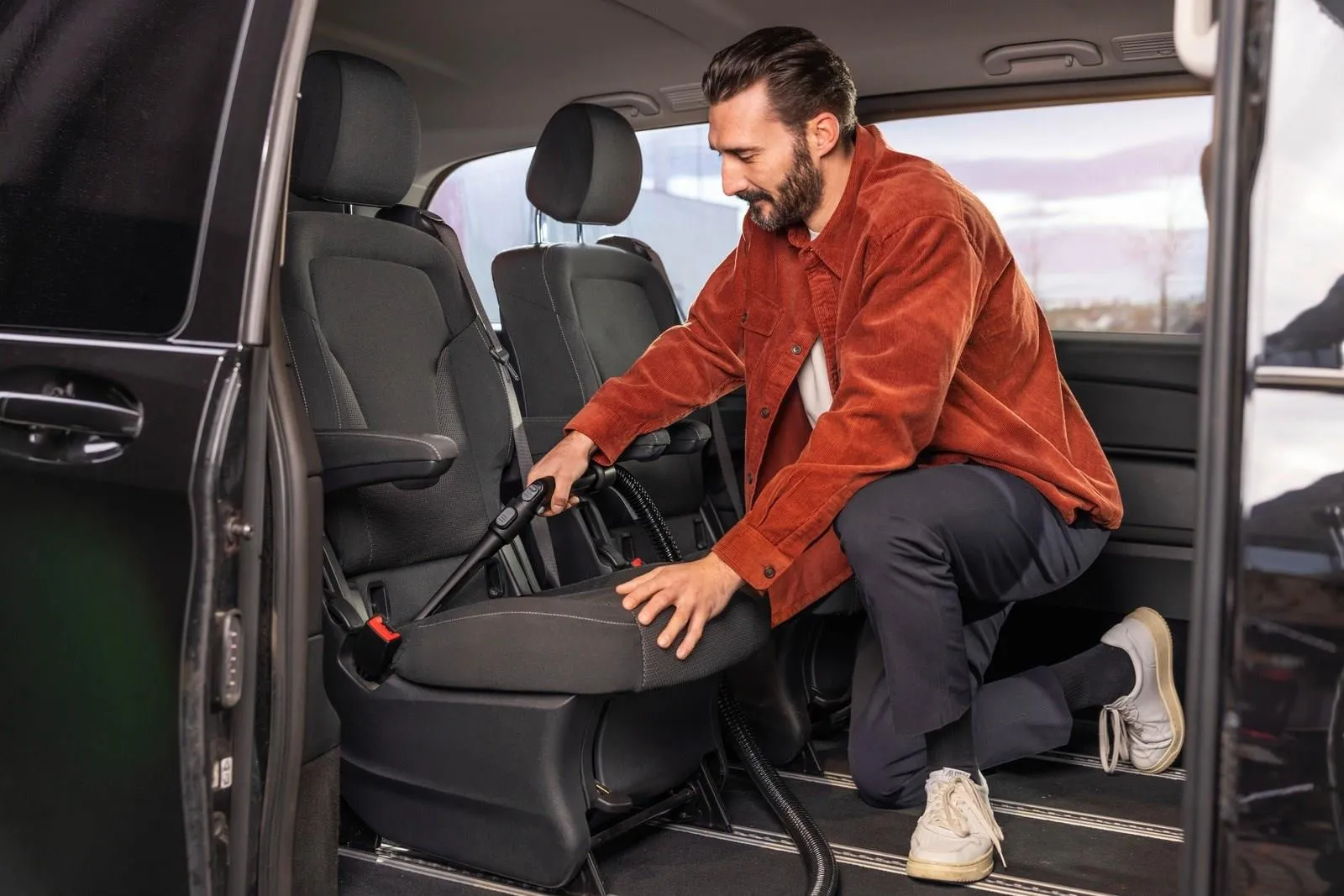 Автомобильный пылесос KARCHER 1.081-231.0