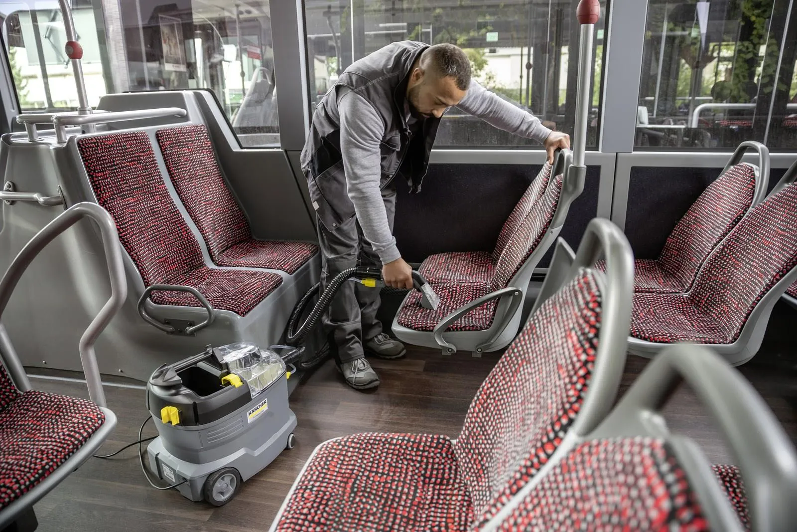 Пылесос для химчистки KARCHER Puzzi 8/1 1.100-240.0