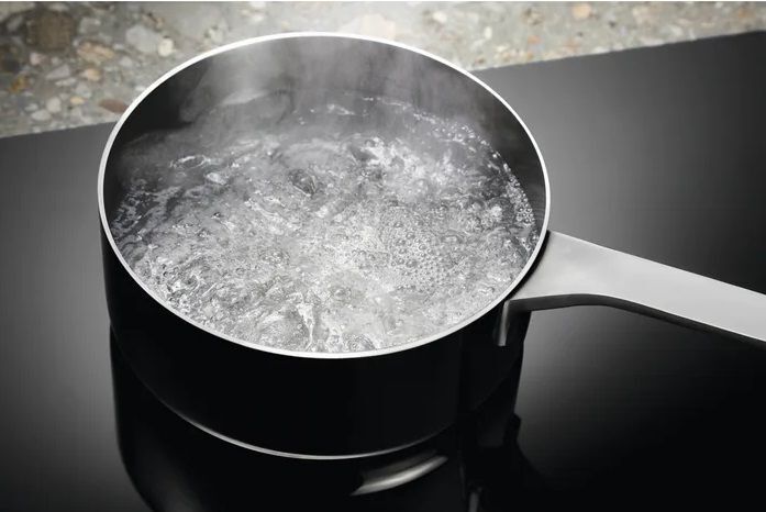 Индукционная варочная панель Electrolux EIS62443, черный