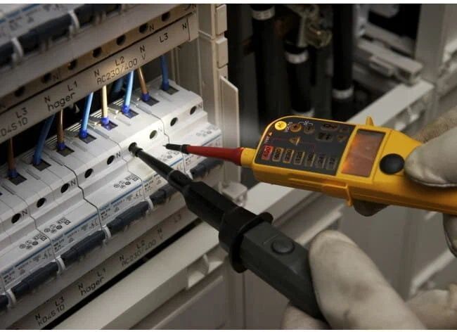Индикатор напряжения цифровой FLUKE T150