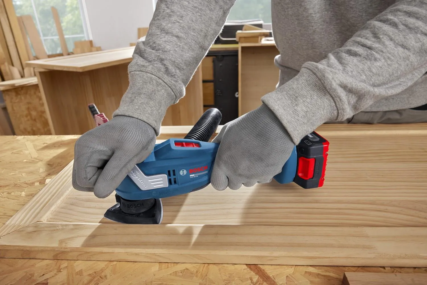 Аккумуляторный мультитул Bosch GOP 18V-30 Professional 06018G3001